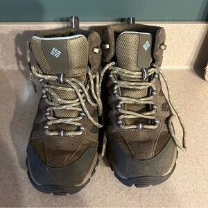 Columbia Women's Crestwood Mid Waterproof Hiking Boots Size 8